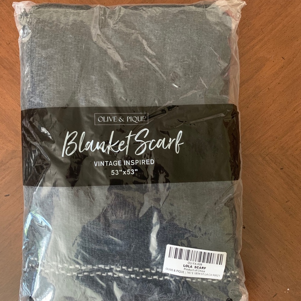 Olive & Pique Blanket Scarf